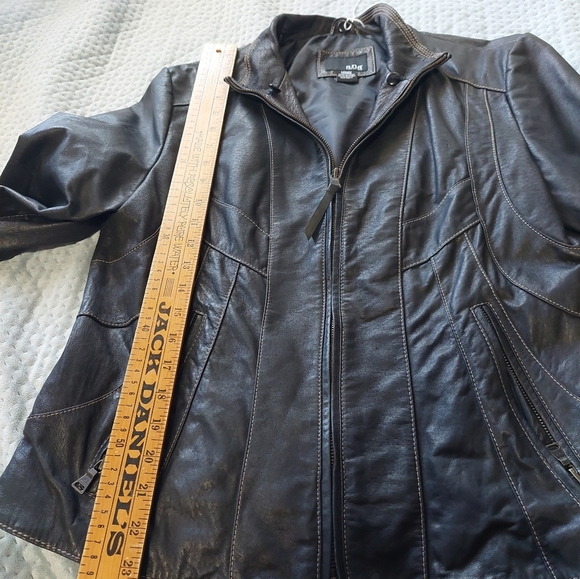 Ana Women's Black Leather Jacket with Faux Fur Collar - Picture 11 of 12